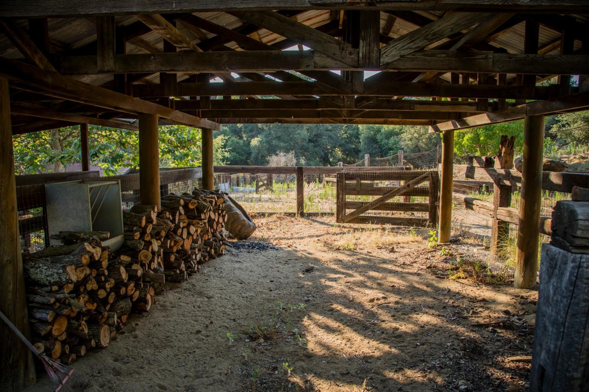 Historic Farmhouse On 5 Peaceful Acres With Ancient Oaks & Creek Above Temecula Exterior photo