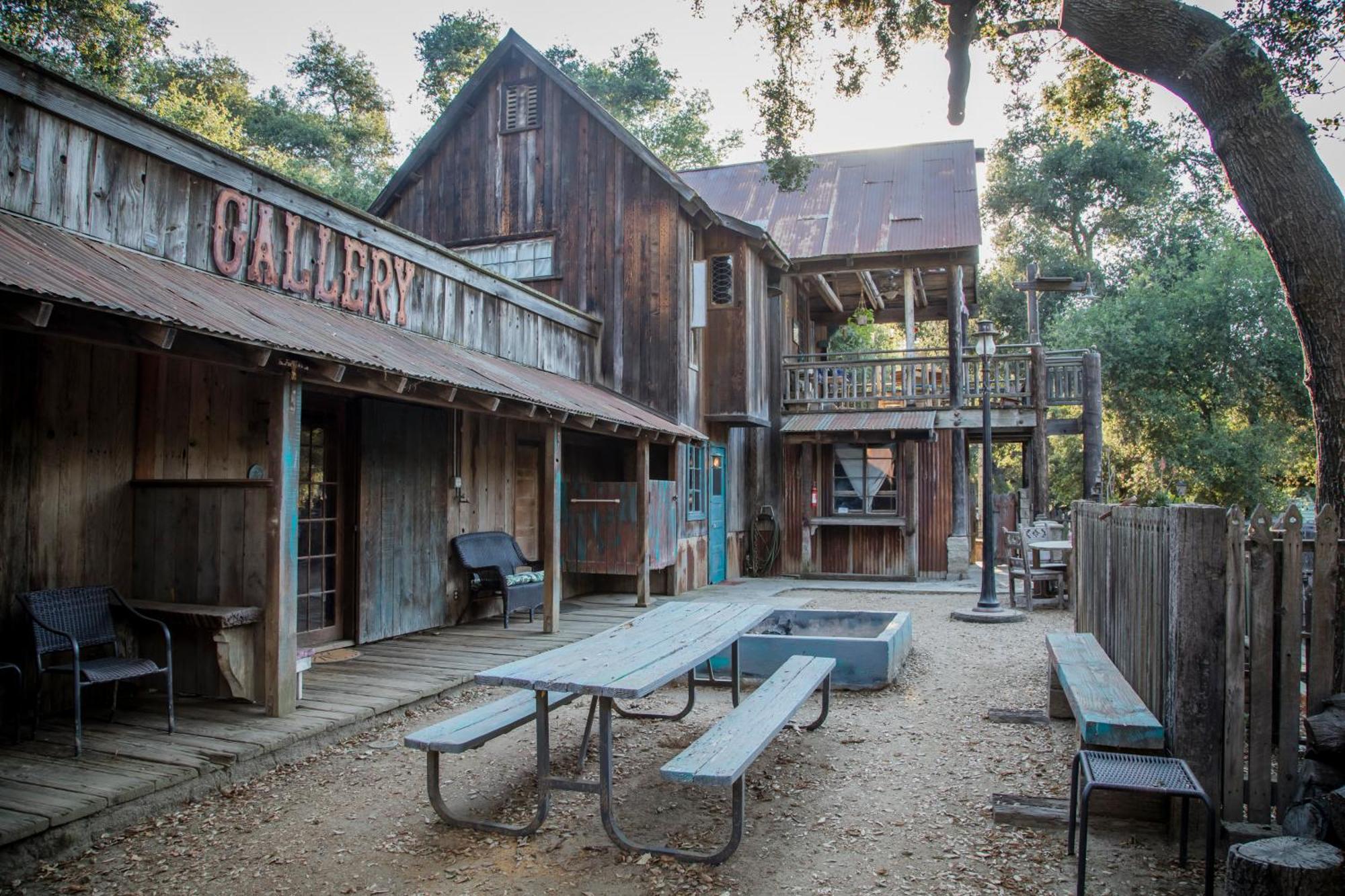 Historic Farmhouse On 5 Peaceful Acres With Ancient Oaks & Creek Above Temecula Exterior photo