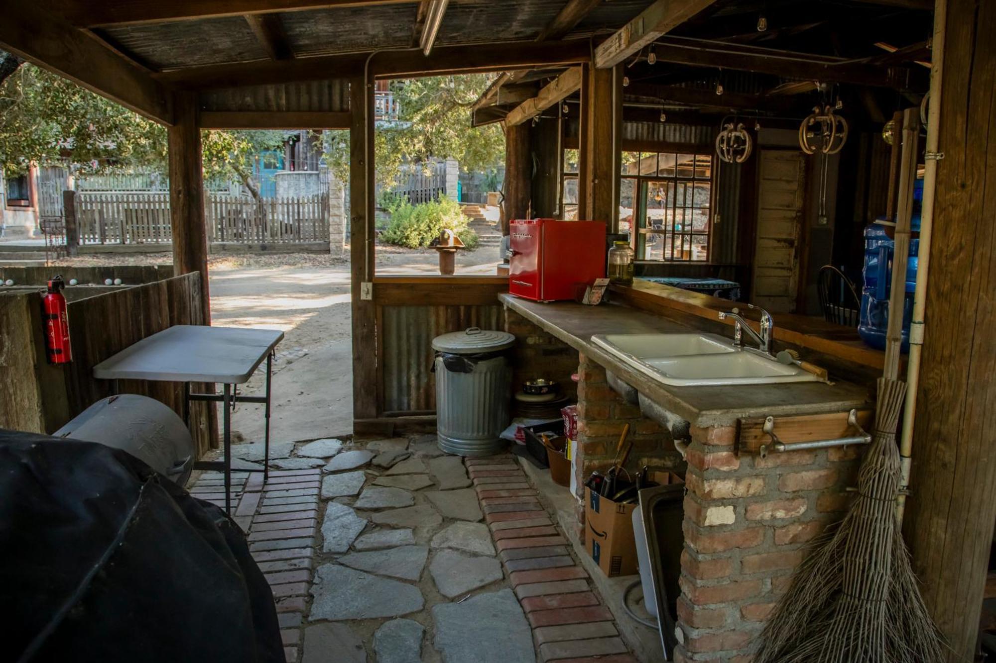 Historic Farmhouse On 5 Peaceful Acres With Ancient Oaks & Creek Above Temecula Exterior photo