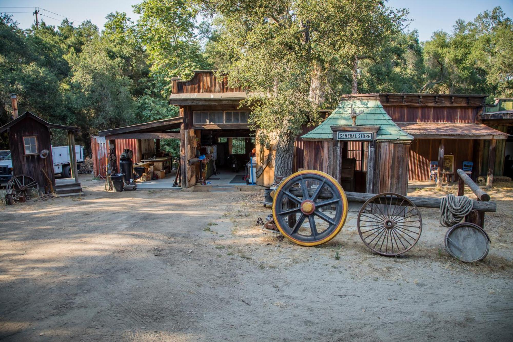 Historic Farmhouse On 5 Peaceful Acres With Ancient Oaks & Creek Above Temecula Exterior photo