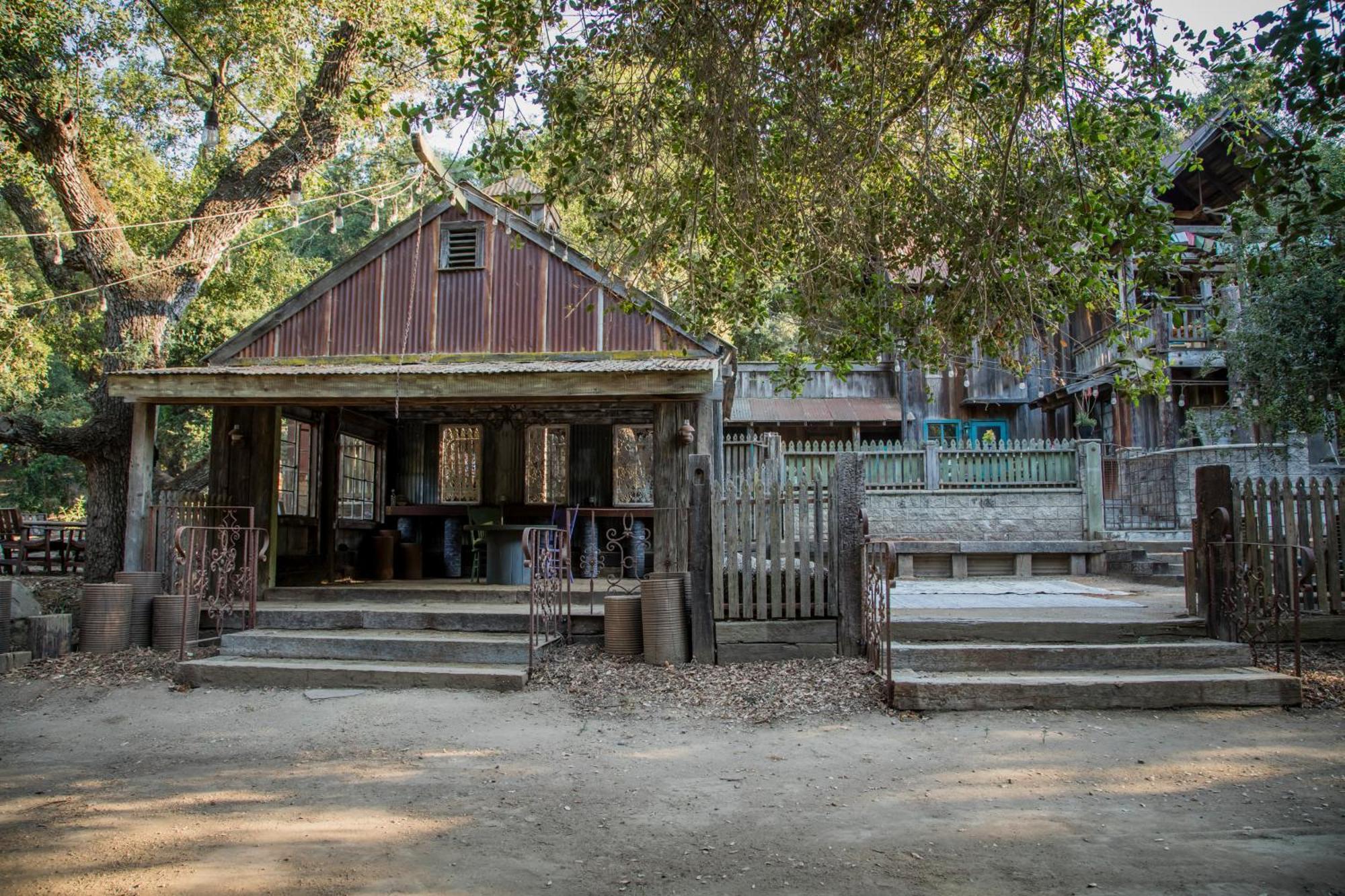 Historic Farmhouse On 5 Peaceful Acres With Ancient Oaks & Creek Above Temecula Exterior photo