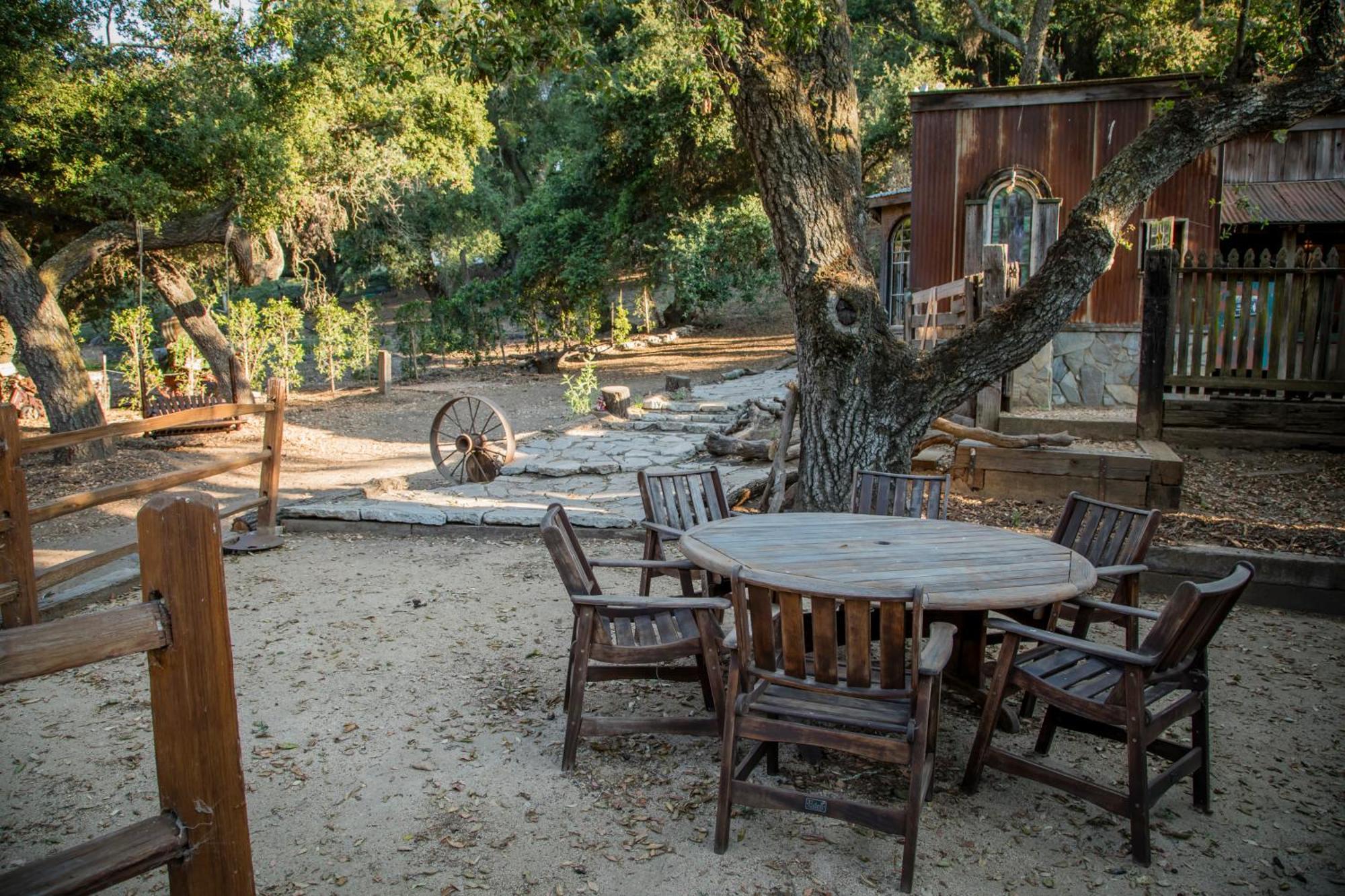 Historic Farmhouse On 5 Peaceful Acres With Ancient Oaks & Creek Above Temecula Exterior photo