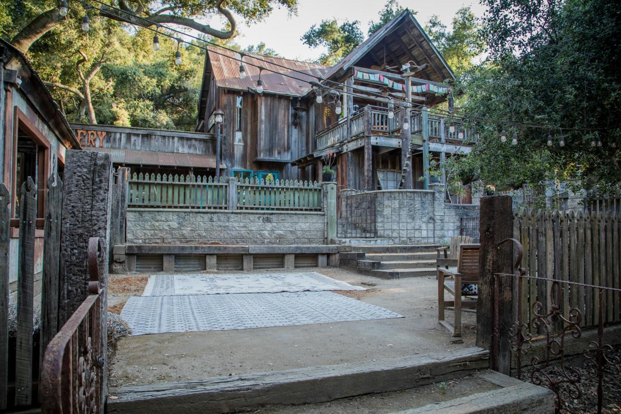 Historic Farmhouse On 5 Peaceful Acres With Ancient Oaks & Creek Above Temecula Exterior photo