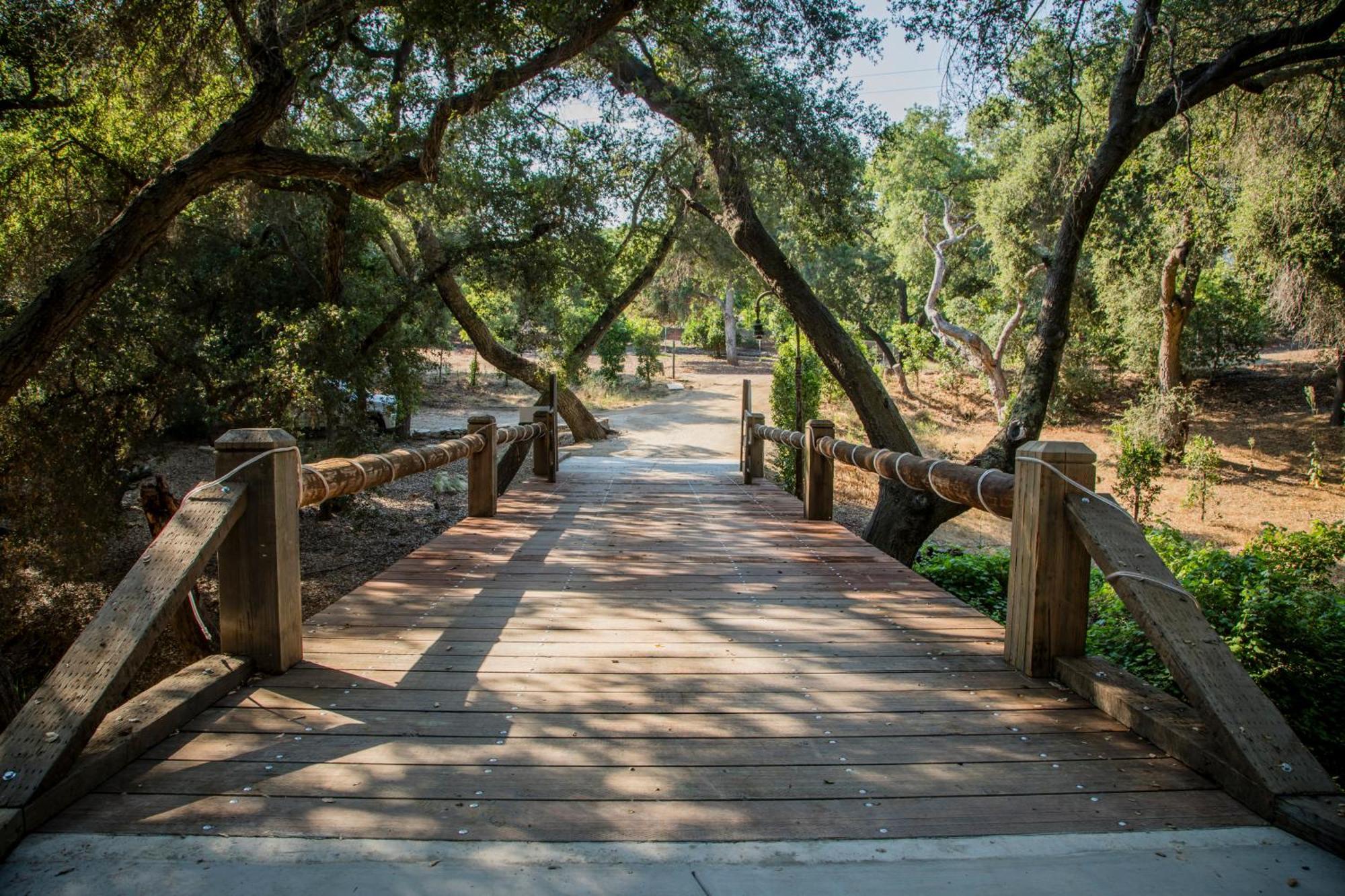 Historic Farmhouse On 5 Peaceful Acres With Ancient Oaks & Creek Above Temecula Exterior photo