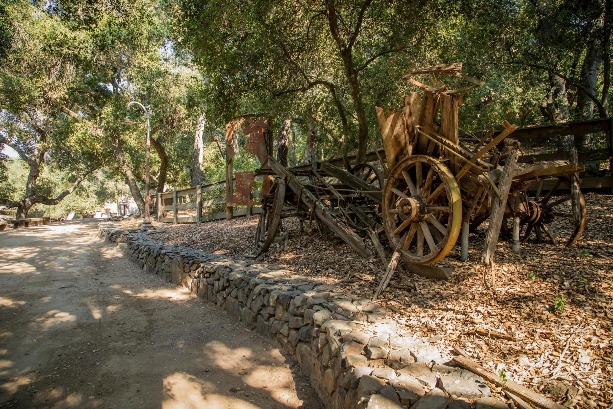 Historic Farmhouse On 5 Peaceful Acres With Ancient Oaks & Creek Above Temecula Exterior photo